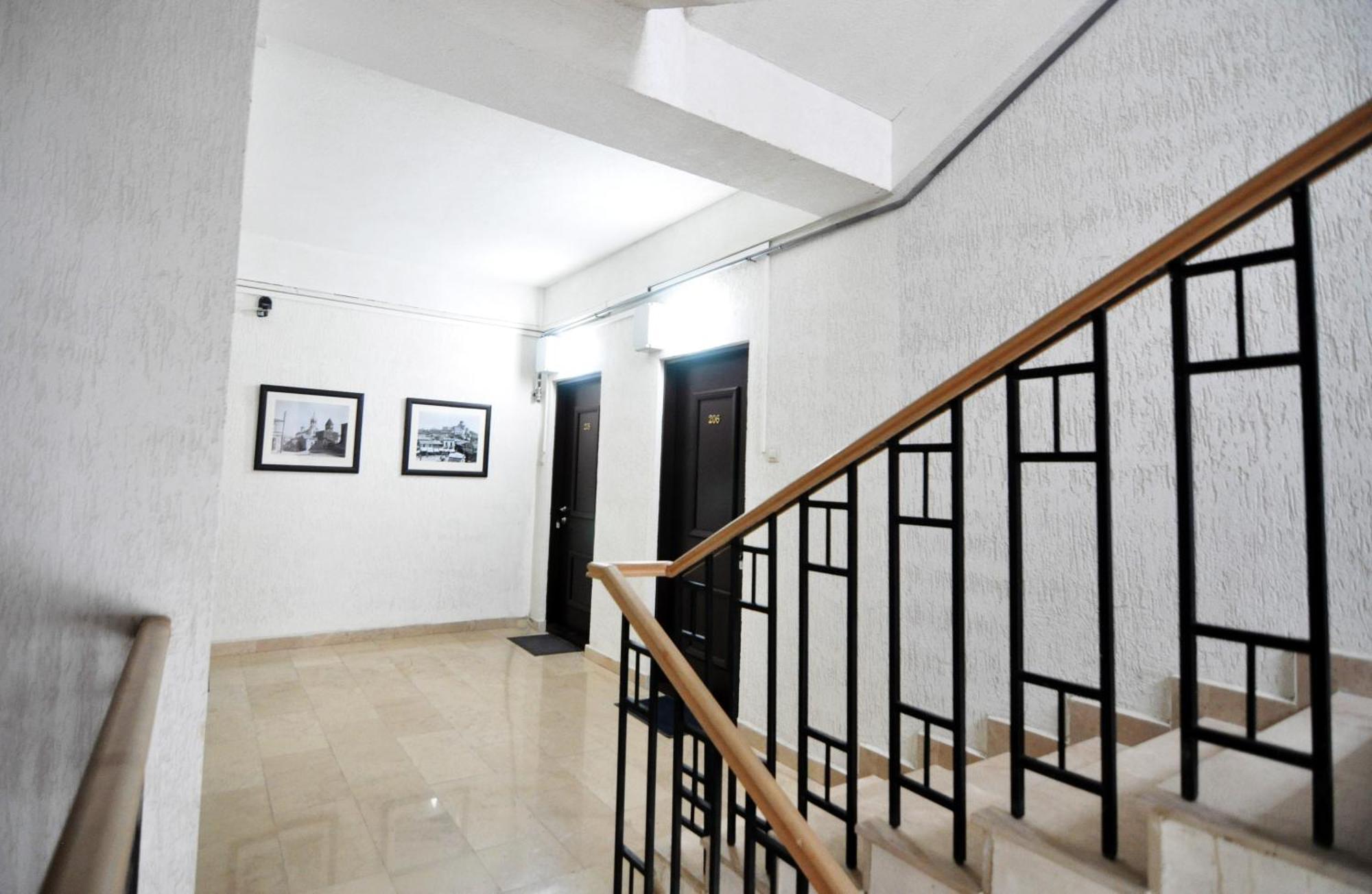 Apartment In The City Of Тбилиси Экстерьер фото