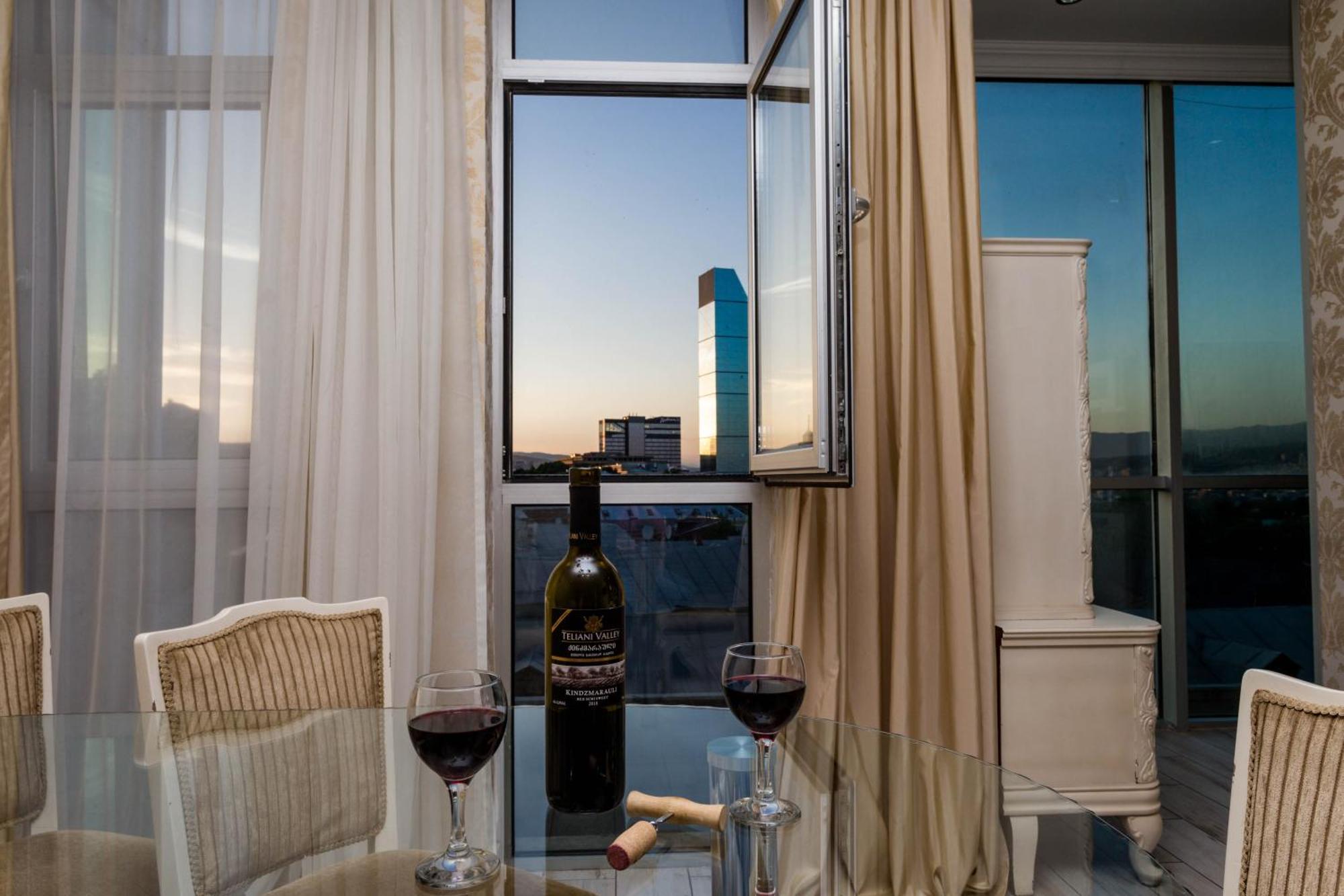 Apartment In The City Of Тбилиси Экстерьер фото